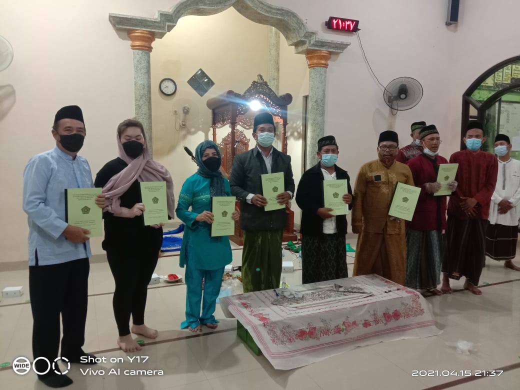 Sri Rahayu Wakafkan Tanah Senilai 2 Milyar