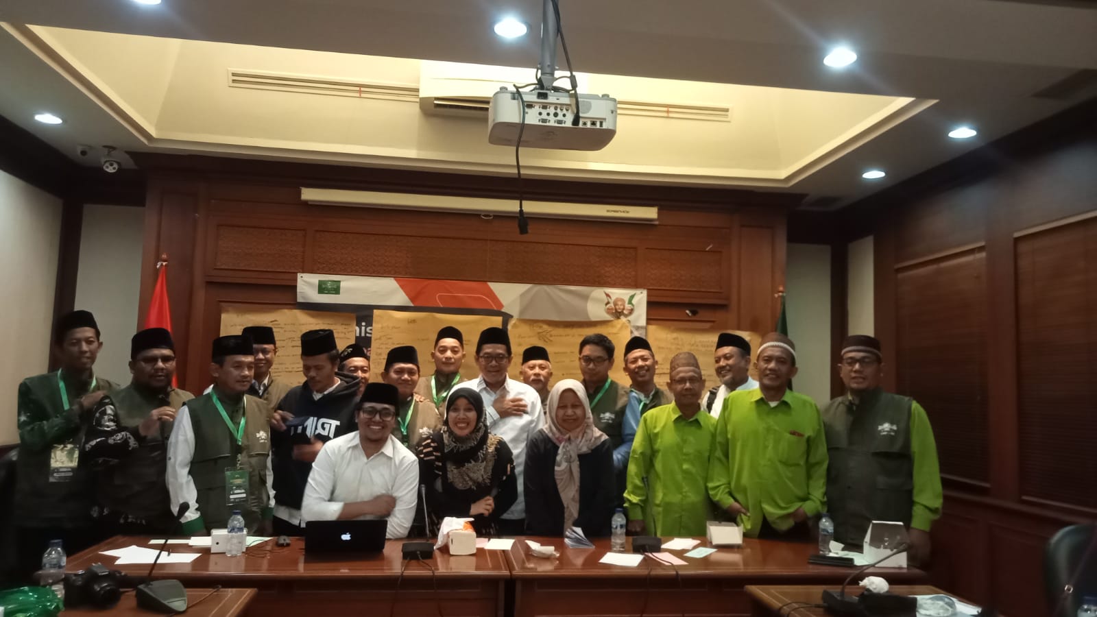 Rombongan Kader Wakaf NU Jatim Ikuti Sidang Komisi Seharian di Rakornas LWPNU