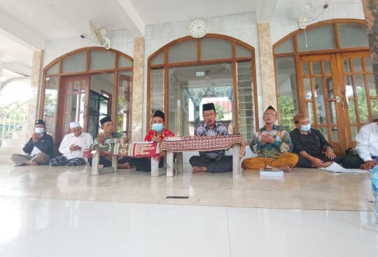 Ikrar Wakaf di Masjid At-Taqwa Petiyin