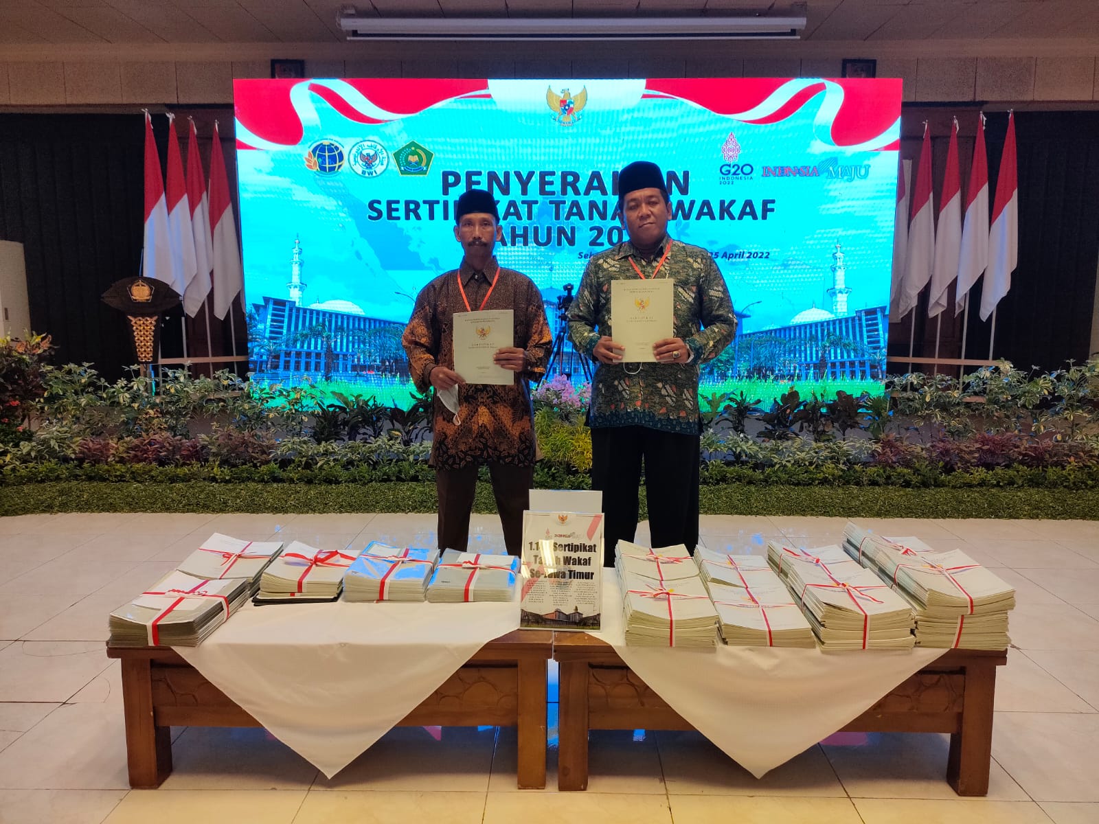 Penyerahan Sertifikat Tanah Wakaf Nasional 2022
