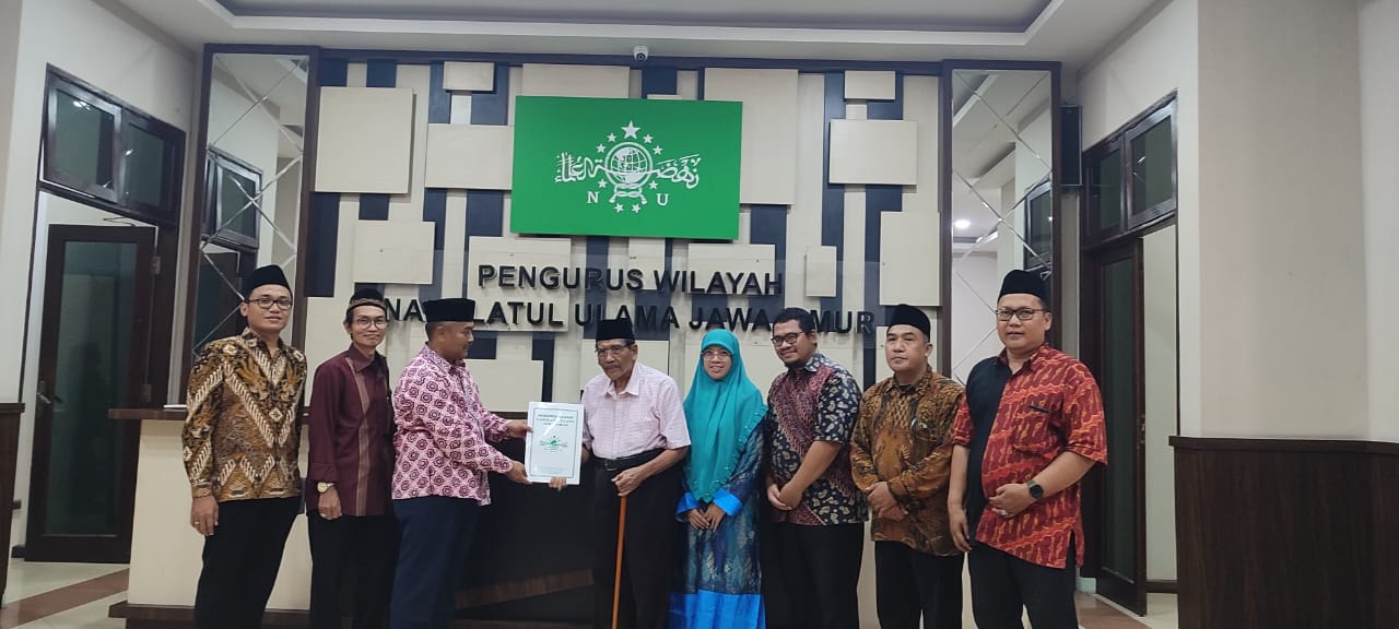 Warga Trenggalek Percayakan Wakaf Pada PWNU Jatim