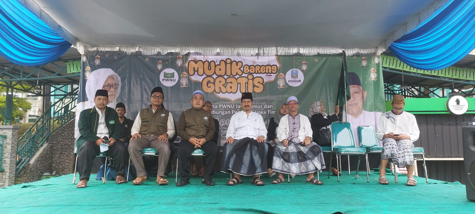 Hujan Tak Surutkan Semangat Peserta Mudik Bareng PWNU Jatim
